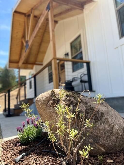Soleil Luna 2 Miles From Sequoia Park Entrance Three Rivers Exterior photo