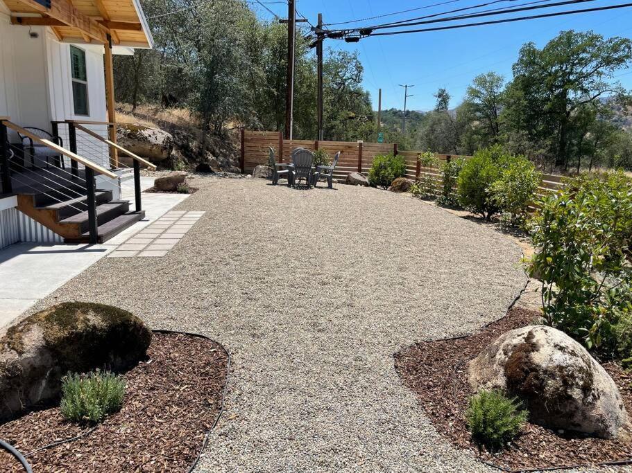 Soleil Luna 2 Miles From Sequoia Park Entrance Three Rivers Exterior photo