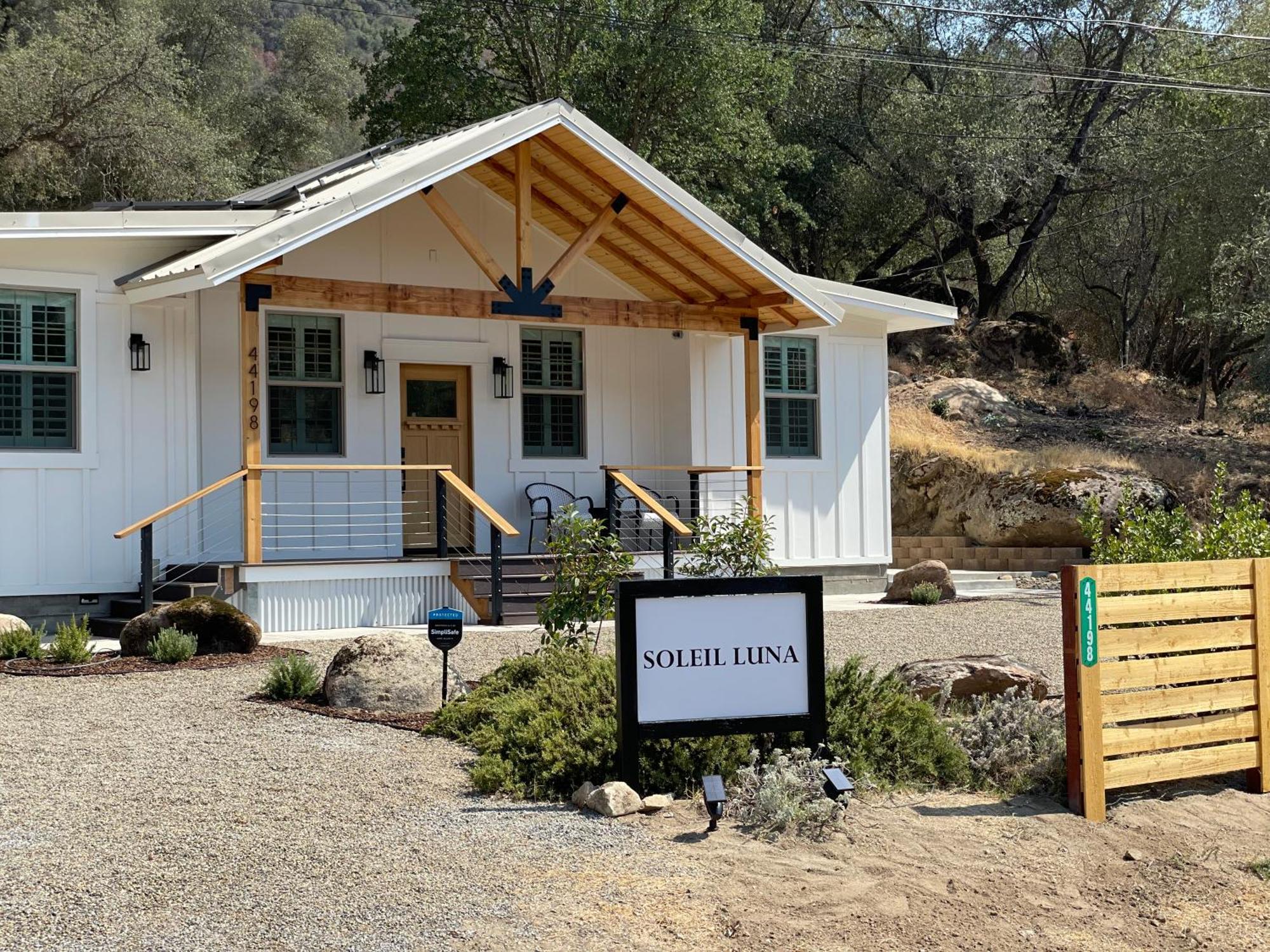 Soleil Luna 2 Miles From Sequoia Park Entrance Three Rivers Exterior photo